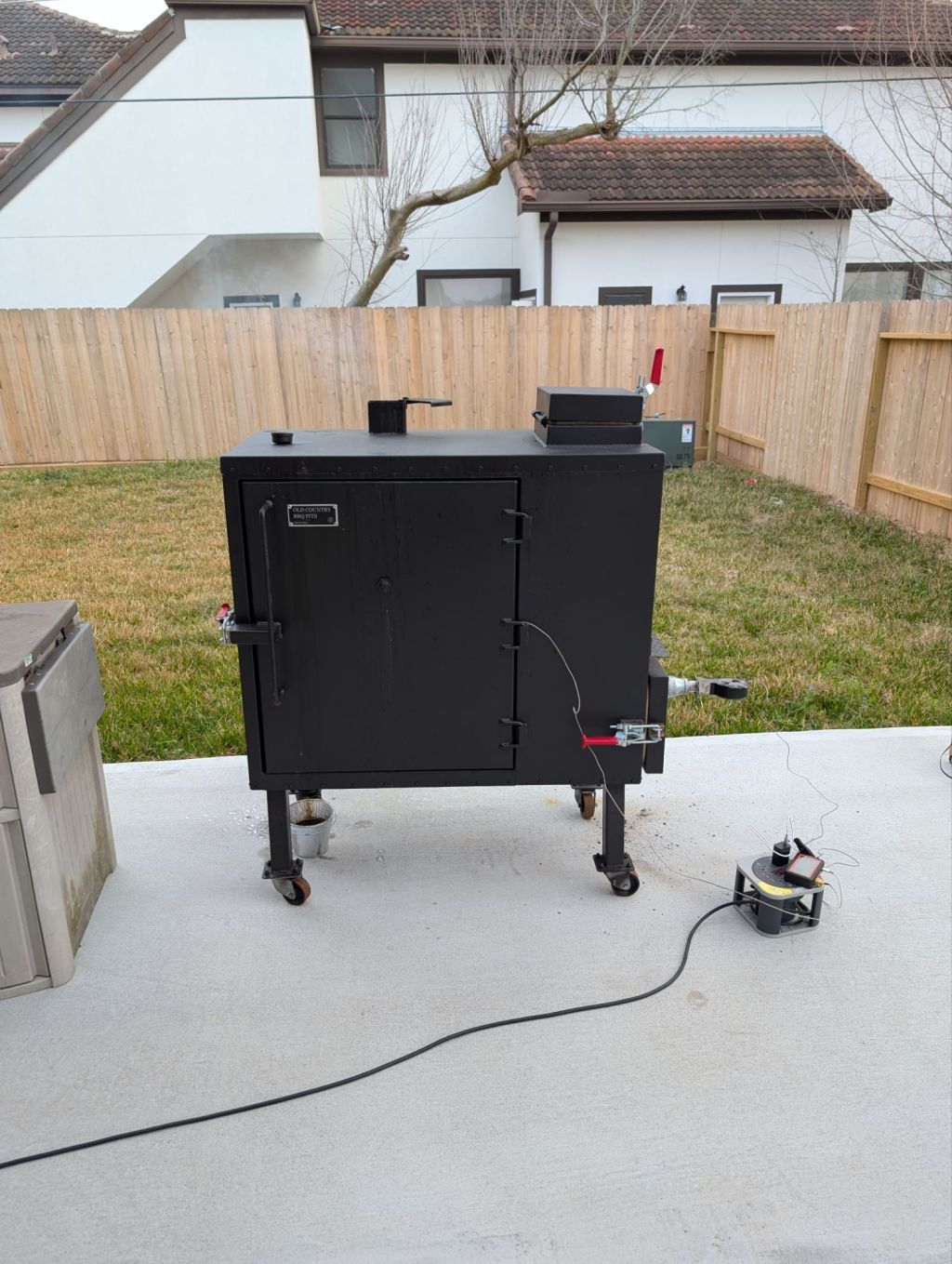 A Review of the Old Country Gravity Fed&nbsp;Smoker